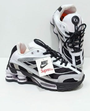 Zapatillas Nike Shox R4 x Supreme Deportivas