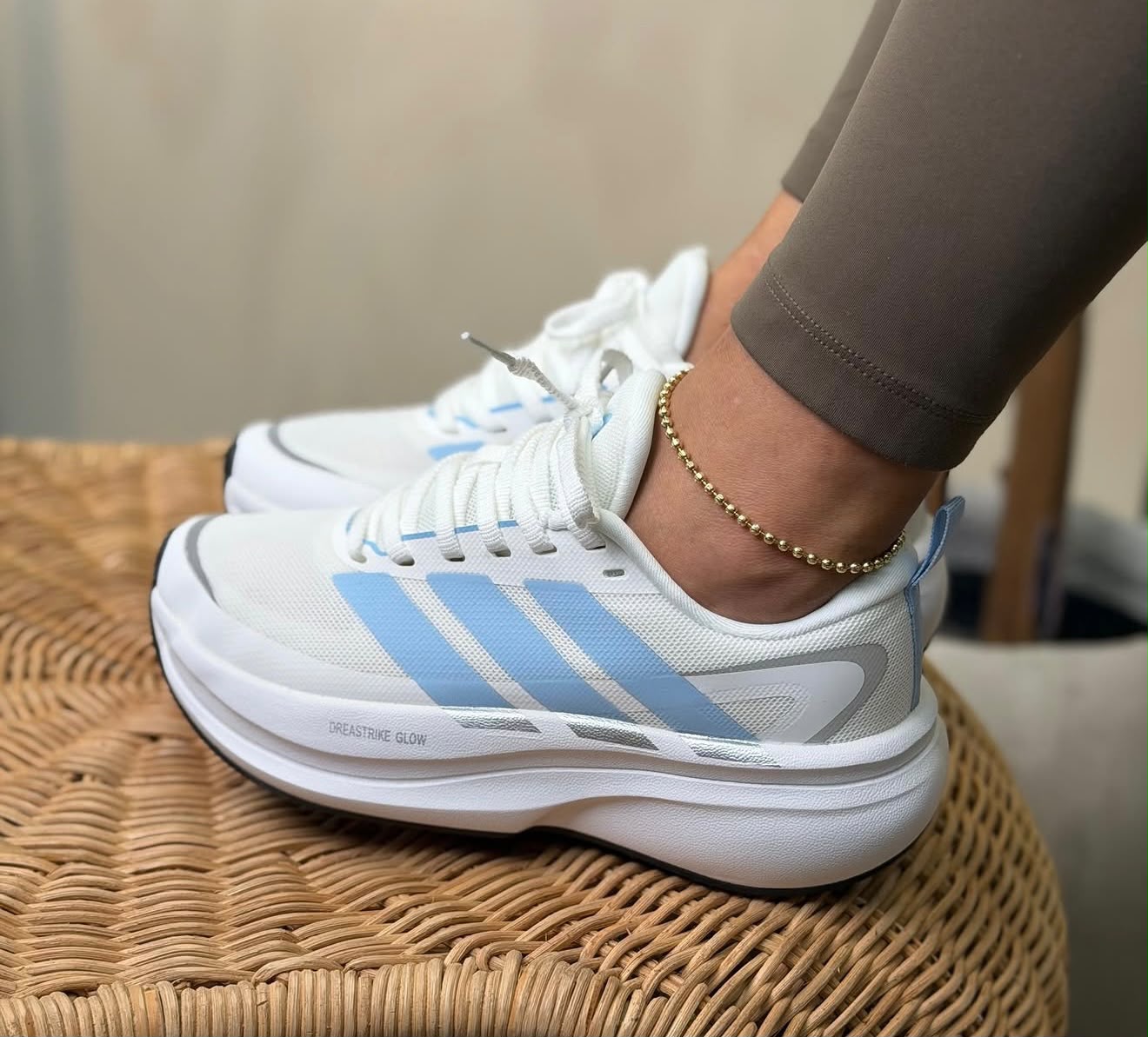Adidas glow para dama. CALIDAD 1.1. isla