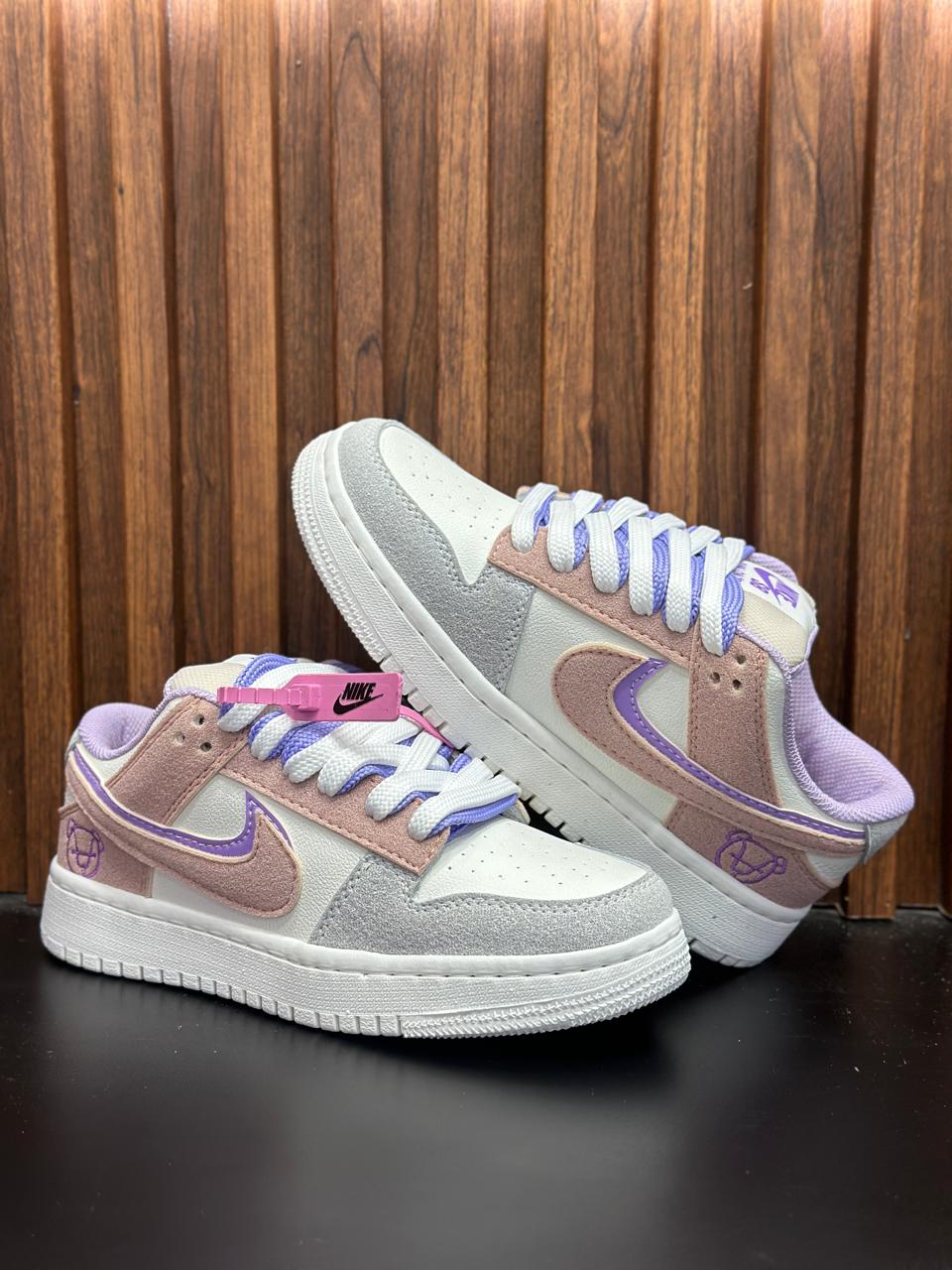 Supreme Nike SB Dunk Low 2025 Skateboard Sneakers
