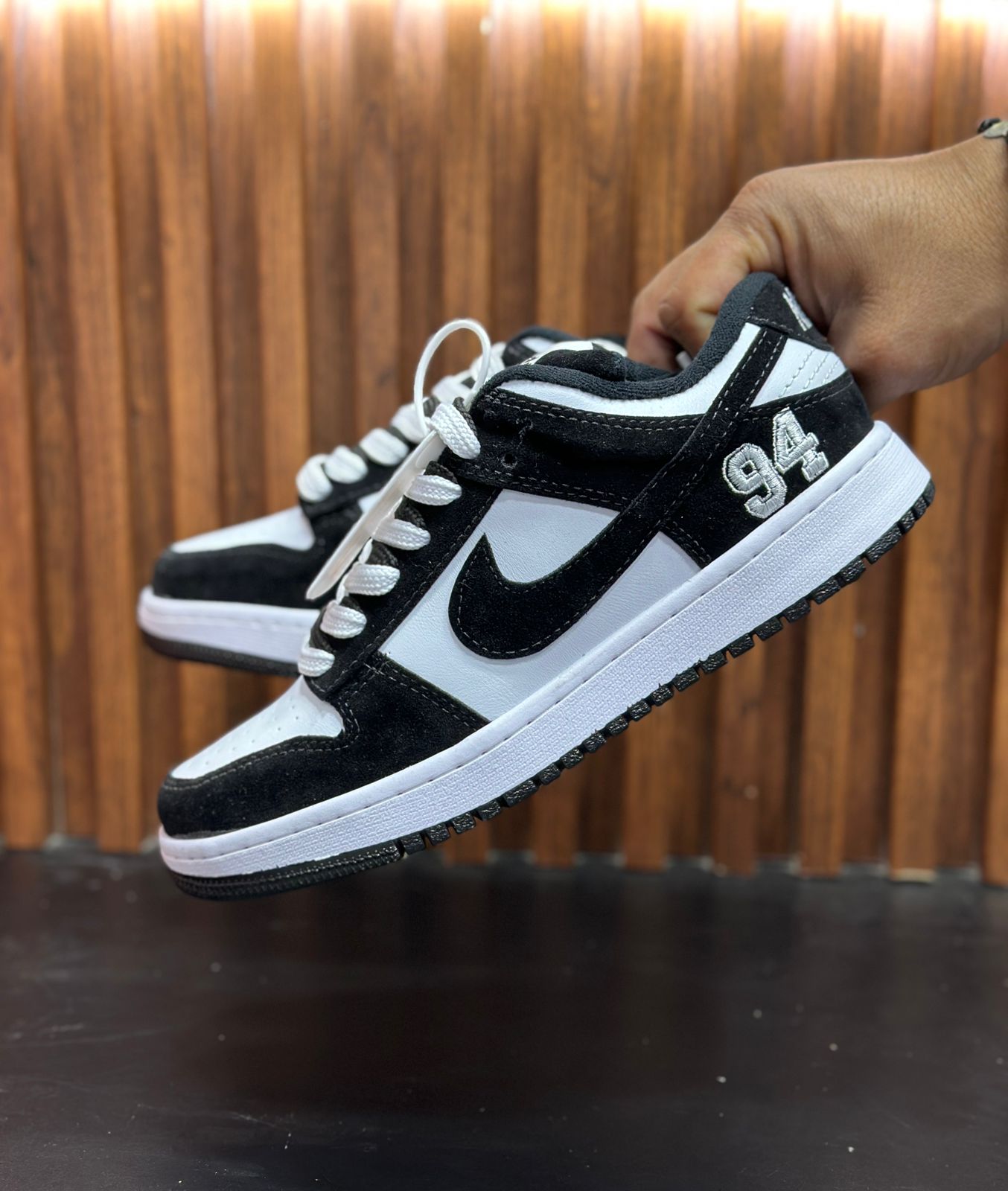 Supreme Nike SB Dunk Low 2025 Skateboard Sneakers
