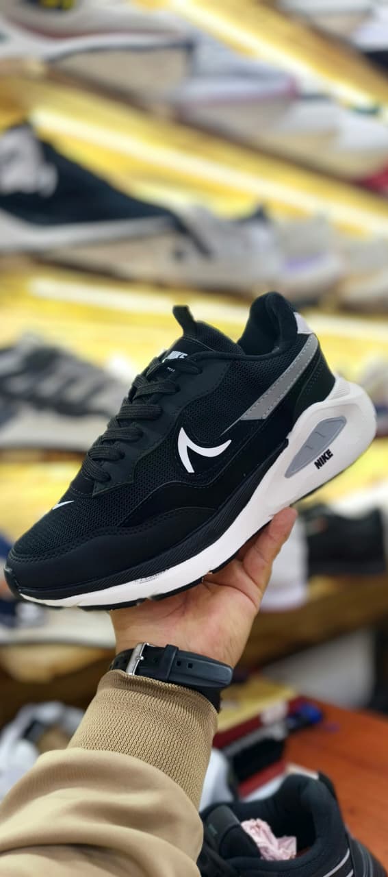 Nike Air Max Guile Sneakers Performance Lifestyle Black