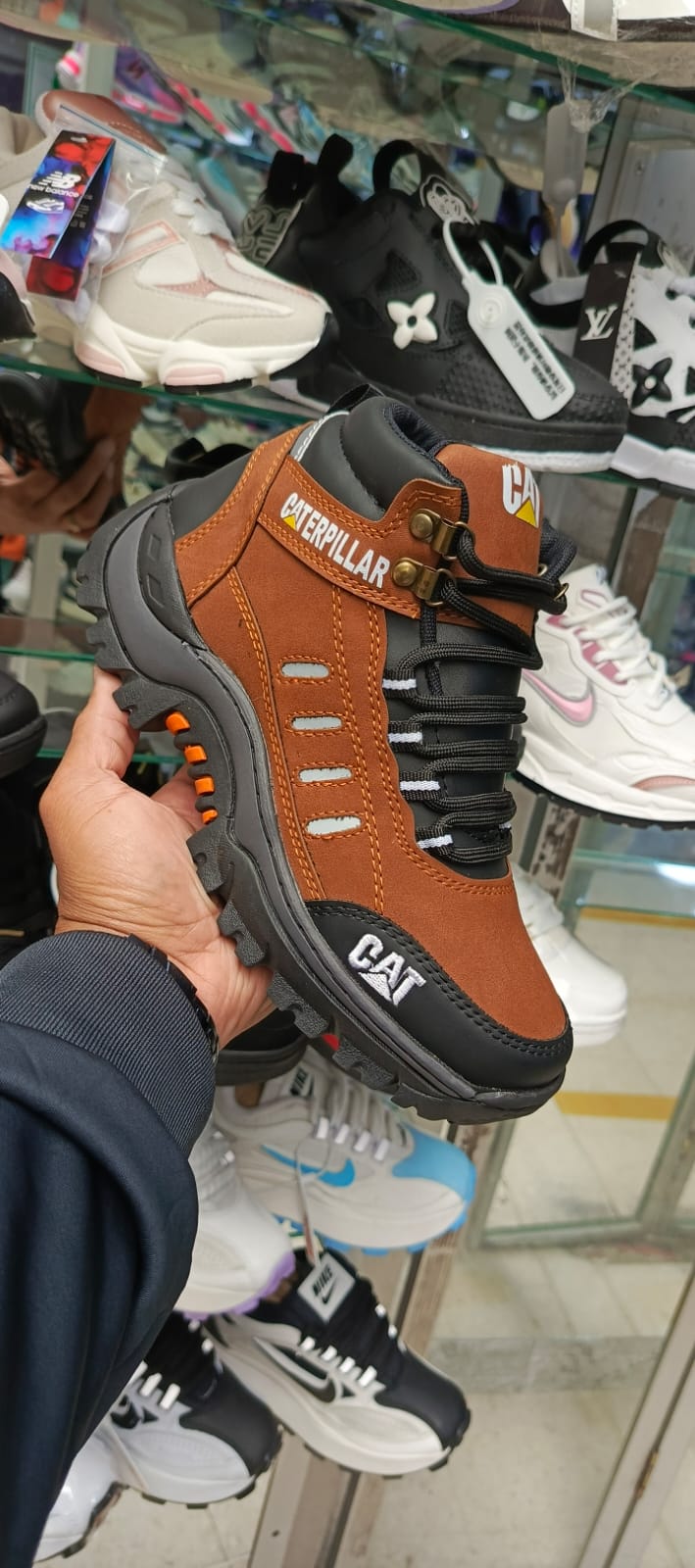 Bota Caterpillar Work de Cuero Sintético para Hombre