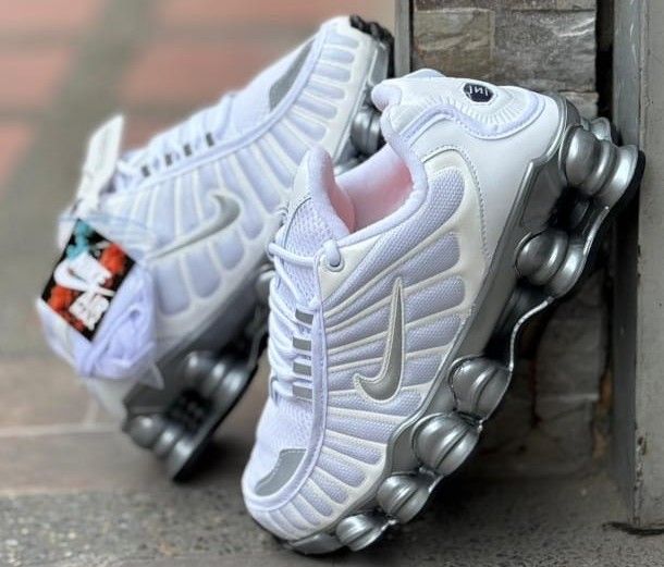 Nike Shox TL Zapatillas Deportivas de Alto Rendimiento